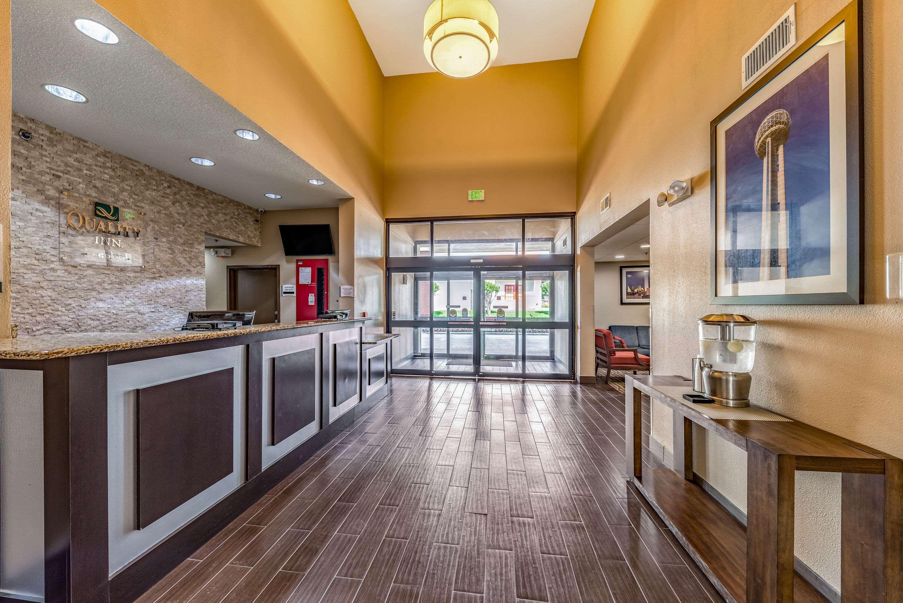 Quality Inn West Plano - Dallas Экстерьер фото